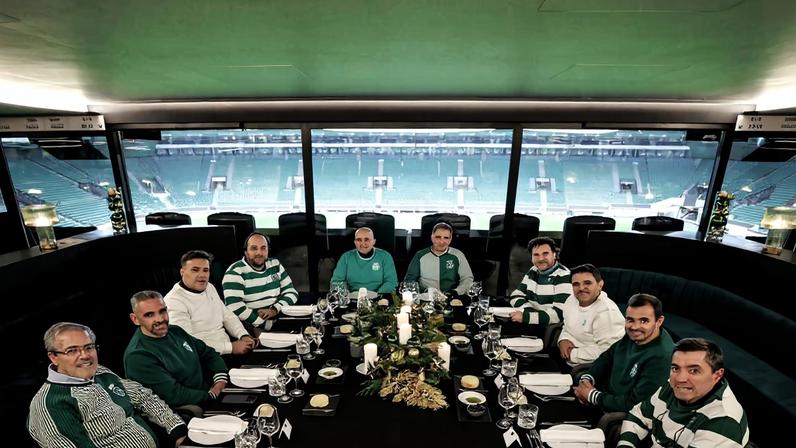 Jantar entre todos os treinadores leoninos em pleno Alvalade - Foto: SPORTING CP