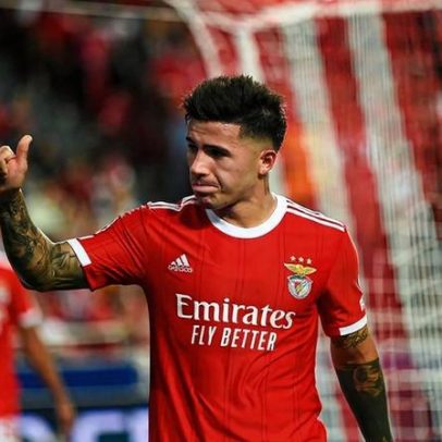 Enzo Fernández diz ter pedido a Rui Costa para sair do Benfica e agradece