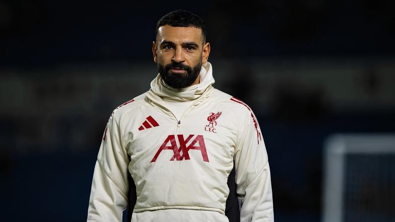 Salah brilha numa Liverpool em deriva