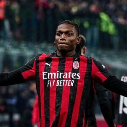 Rafael Leão entre os melhores de novembro pelo Milan