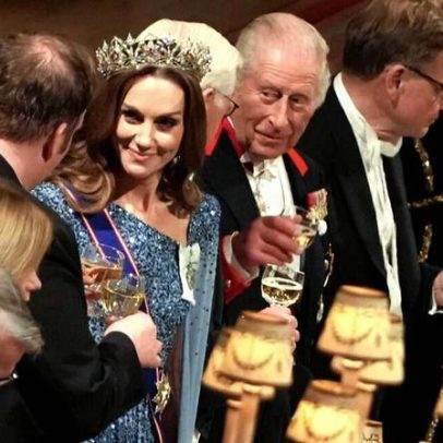 Kate Middleton encanta a Alemanha com glamour real em Windsor