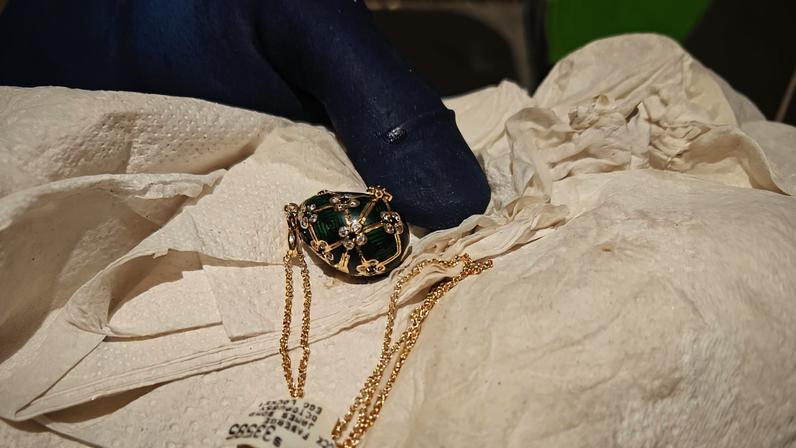Fabergé devolvido após ter sido engolido pelo ladrão e recuperado em 6 dias