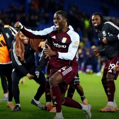 Aston Villa vence com sete golos: reviravolta e mantém-se no pódio
