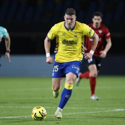 Dois jogadores do Las Palmas obrigados a viajar de barco para Ceuta