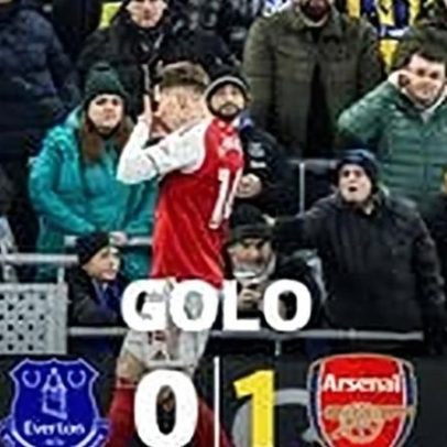 Gyökeres converte penálti e abre o marcador frente ao Everton
