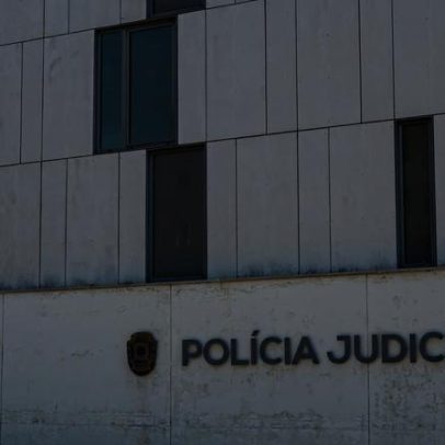 Homem detido por alegado abuso sexual de menores