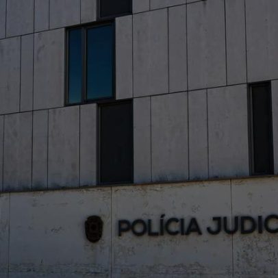 Polícia detém homem com cinco milhões de euros na bagagem