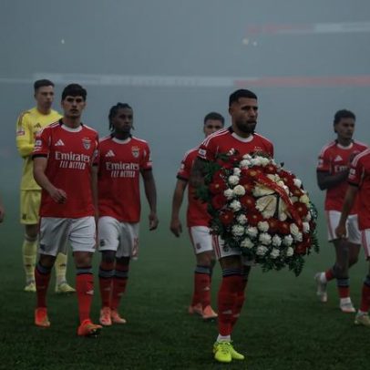 Plantel homenageia antigo líder dos Diabos antes do dérbi