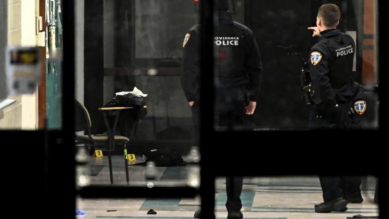 Segunda pessoa suspeita procurada no tiroteio em Brown