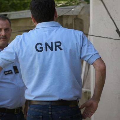 Homem detido por ofensas à companheira e à GNR em Ponte de Sor