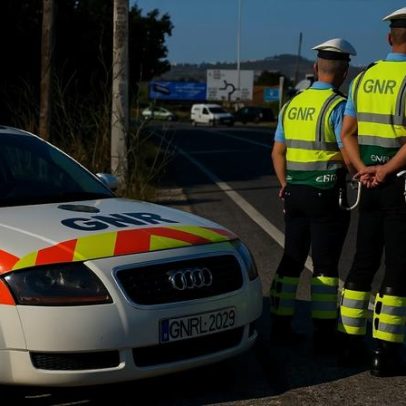 Nove mortos e mais de 200 detenções por álcool nas estradas no Ano Novo