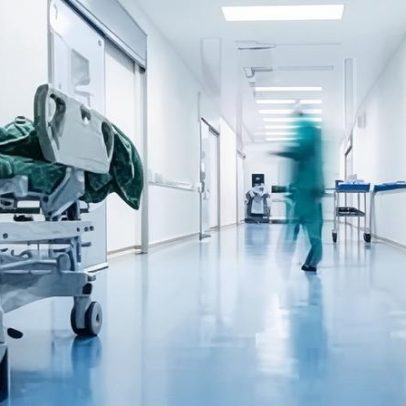 Doentes com alta clínica mantêm ocupação de camas e pressionam SNS