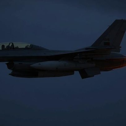 Caças F-16 da Força Aérea vão sobrevoar o país hoje; saiba as horas