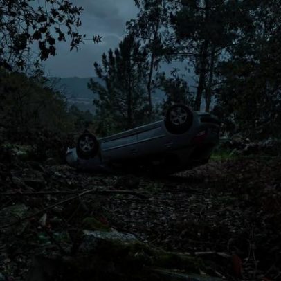 Condutor de 75 fica ferido após despiste e capotamento em Arcos de Valdevez