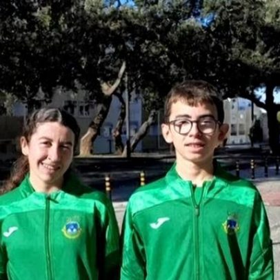 Atletas do Clube de Natação de Rio Maior em Destaque na Marcha Distrital
