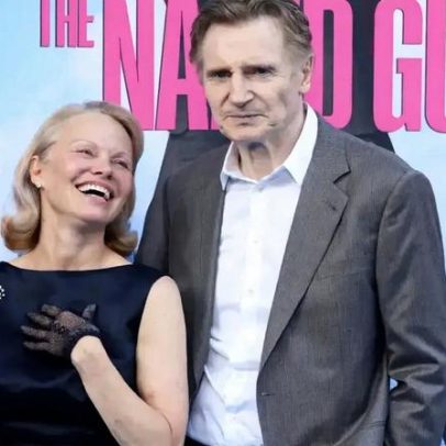 Pamela Anderson considera mudar de nome após romance com Liam Neeson