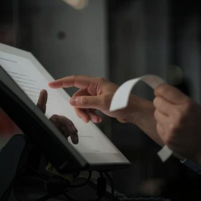 Funcionário ferido a facadas durante roubo a loja de informática em Lisboa