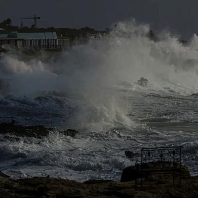 Aviso laranja em três distritos por agitação marítima na quinta-feira