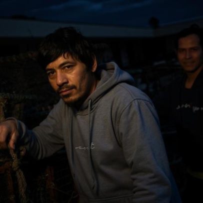 Pescador indonésio diz que espera que apareçam e que a família o contacta