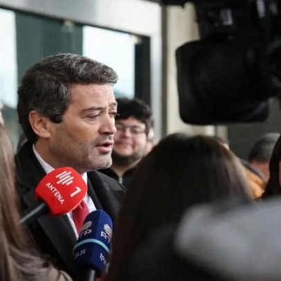 Ventura afirma não querer ofender ciganos retirar cartazes seria precedente grave