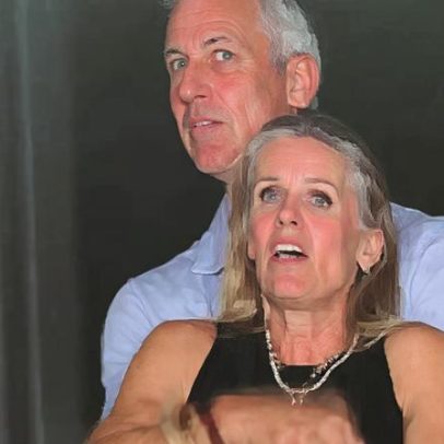 Executiva filmada com o chefe em concerto do Coldplay denuncia assédio e ameaças