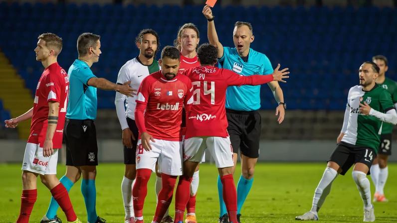 Transferências foram feitas através da internet