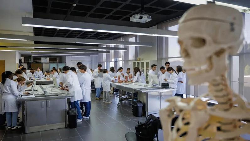 Escola de Medicina da Universidade do Minho, no Campus de Gualtar, em Braga, aposta nas aulas práticas