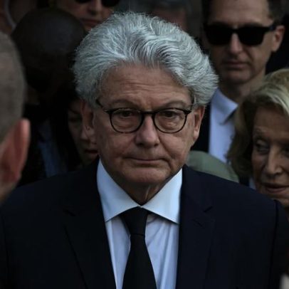Ex-comissário europeu entre cinco personalidades banidas pelos EUA