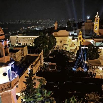 Luzes de Natal reacendem-se em Belém; pressão de Israel cresce