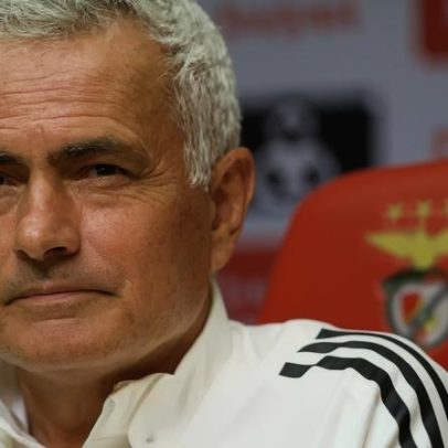 Conferência de Mourinho antecipa o jogo do Benfica com o Farense