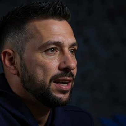 Conferência de Farioli em direto antevê jogo do FC Porto frente ao Malmö