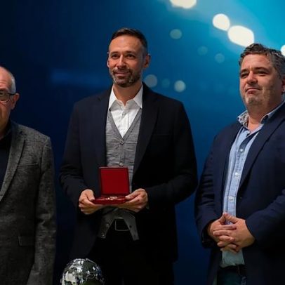 Bernardo Ribeiro entrega Recorde de Ouro a Bino