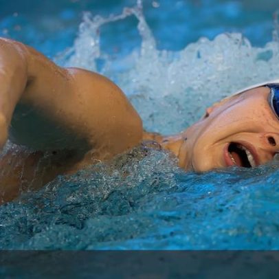 Francisca Martins fica em 15.º nas meias-finais dos 200 m livres