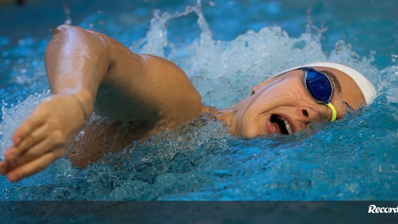 Francisca Martins compete nos Europeus de piscina curta