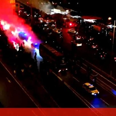 Chegada do Benfica ao Estádio da Luz para o dérbi com o Sporting agita fãs