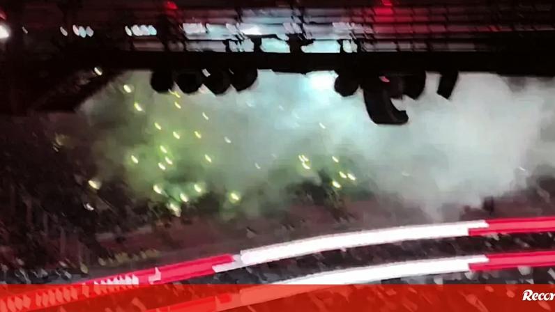 Ultras do Sporting acionam pirotecnia nas bancadas da Luz