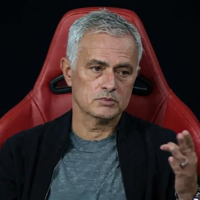 Mourinho nervoso depois de ser avisado