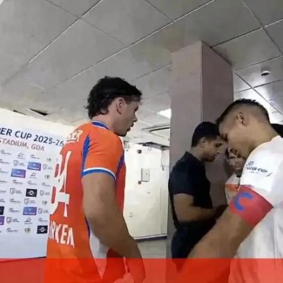 Jogador expulso na Índia por roupa interior de cor proibida antes do apito