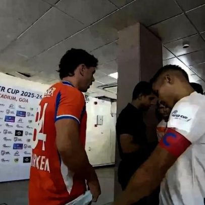 Jogador expulso na Índia por cor proibida de roupa interior antes do apito