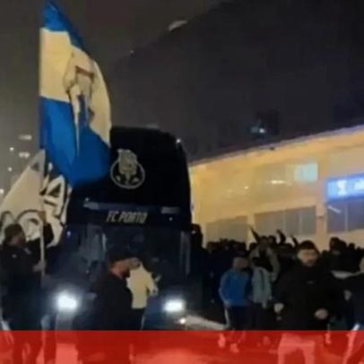 Euforia dos Super Dragões no estágio do FC Porto diante do Tondela
