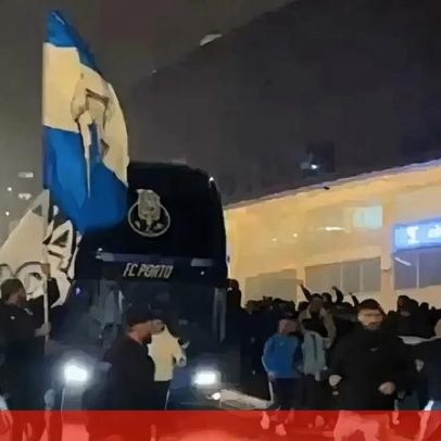 Euforia dos Super Dragões antes do estágio do FC Porto frente ao Tondela