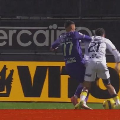 Famalicão pediu penálti contra Sp. Braga; árbitro não marcou nem o VAR viu