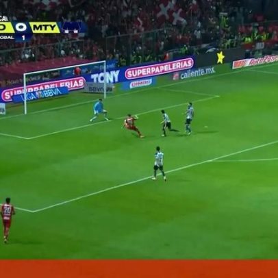 Paulinho volta a marcar no México com remate de trivela