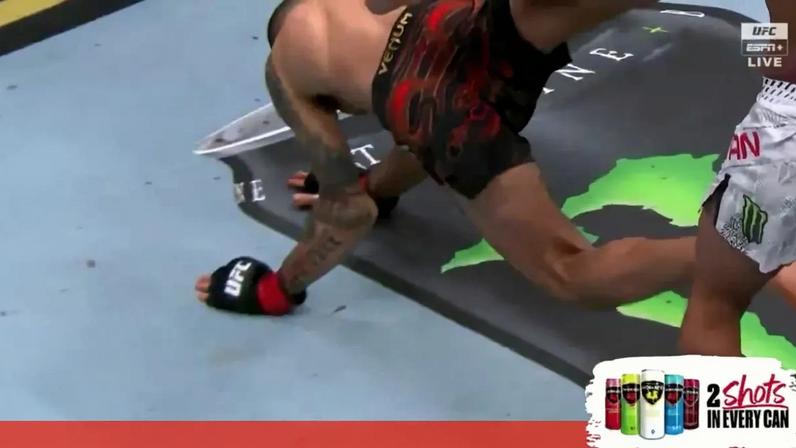 Alexandre Pantoja não conseguiu apoiar-se numa queda e ficou muito maltratado