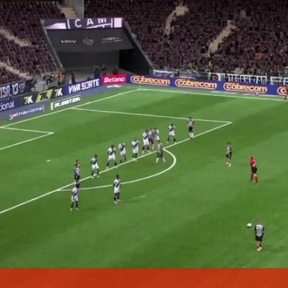 Hulk faz golo com remate poderoso no Atlético Mineiro-Vasco da Gama