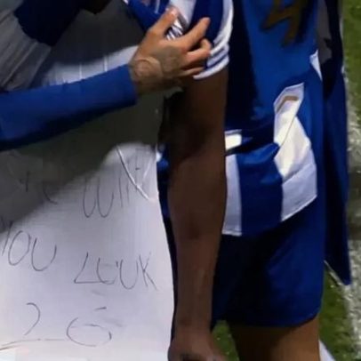 Luuk de Jong decide pela cirurgia