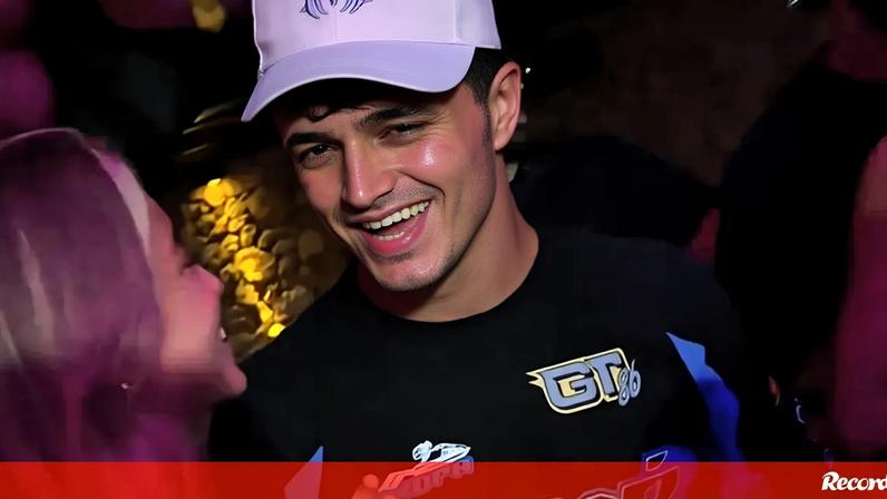 Piloto britânico sagrou-se campeão do mundo pela primeira vez