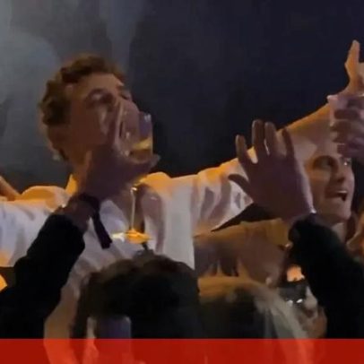 Lando Norris celebra o seu primeiro Mundial de F1 após a vitória