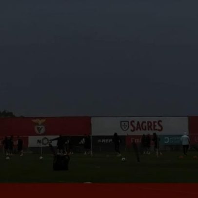 Benfica ajusta estratégia para o Nápoles sob chuva intensa, diz Mourinho
