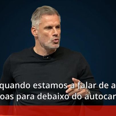 Carragher critica Salah por esperar que o treinador fique na sarjeta